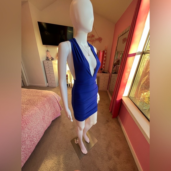 Superdown by Revolve Colbalt Blue V open back Mini Dress size XXS (runs big) - Picture 6 of 10